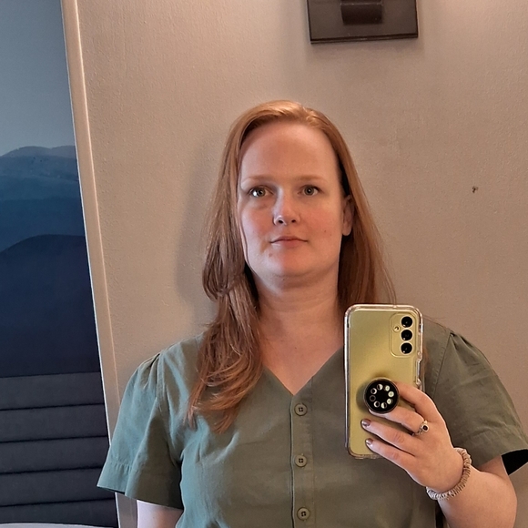 Meet your Posher, Claire - Picture 3 of 3